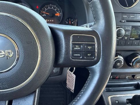 Used 2017 Jeep Patriot Latitude AWD/4WD image 15