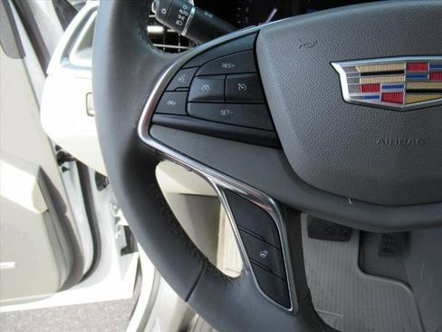 Used 2017 Cadillac XT5 Luxury w/ LPO, Wheel Lock Package image 18