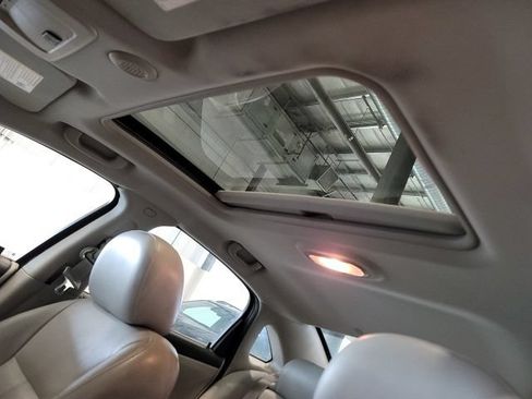 Used 2010 Chevrolet Impala LTZ FWD image 9