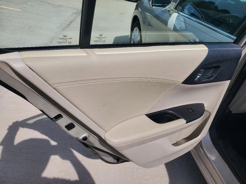 Used 2013 Honda Accord EX image 11