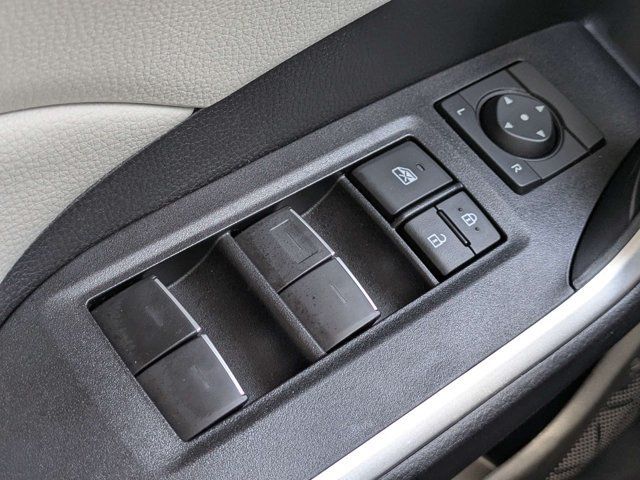 Used 2025 Toyota RAV4 XLE FWD image 22