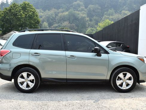 Used 2017 Subaru Forester 2.5i w/ Alloy Wheel Package AWD/4WD image 6