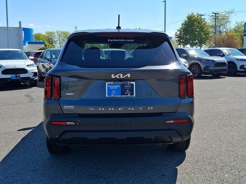 Used 2022 Kia Sorento LX AWD/4WD image 5