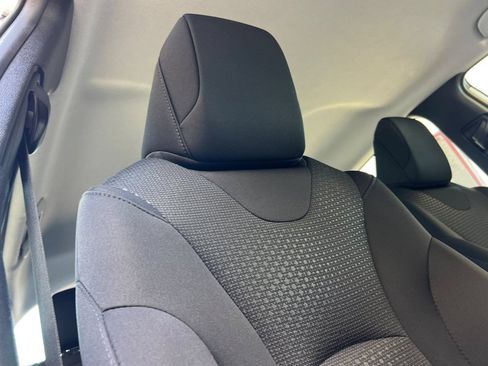 Certified 2022 Toyota Prius LE FWD image 17