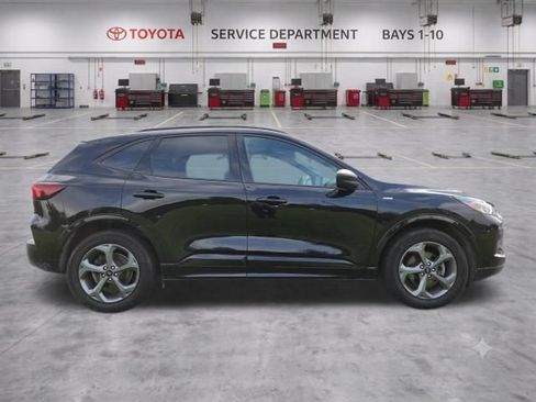 Used 2024 Ford Escape ST-Line w/ Tech Pack #1 AWD/4WD image 4