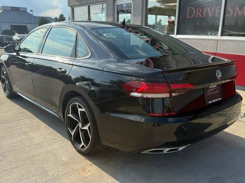 Used 2020 Volkswagen Passat 2.0T R-Line FWD image 4
