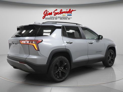 New 2026 Chevrolet Equinox LT w/ Convenience Package II FWD image 6