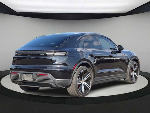 Used 2025 Porsche Macan 4S Electric AWD/4WD image 8