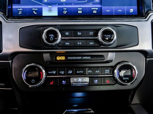 Used 2022 Ford F450 Platinum w/ FX4 Off-Road Package image 27