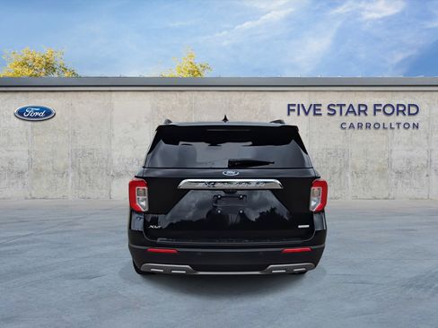 Used 2020 Ford Explorer XLT w/ Equipment Group 202A image 7