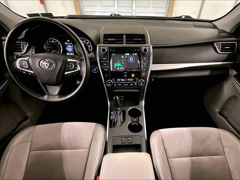 Used 2017 Toyota Camry XSE w/ Moonroof Package FWD image 14