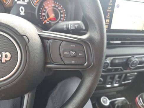 Used 2025 Jeep Wrangler Sport image 15