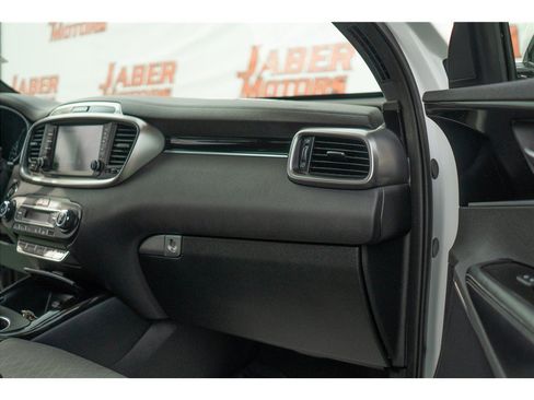 Used 2019 Kia Sorento SX FWD image 40