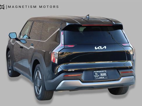 Used 2024 Kia EV9 Light Long Range image 9