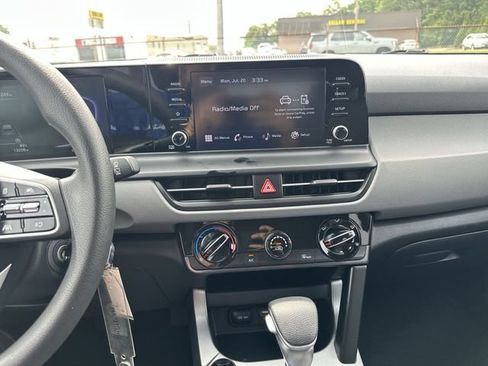 Used 2025 Kia Seltos LX AWD/4WD image 14