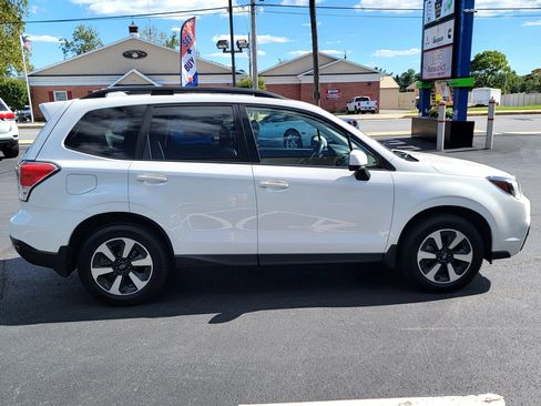 Used 2018 Subaru Forester 2.5i Premium AWD/4WD image 4