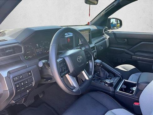Used 2025 Toyota 4Runner TRD Off-Road AWD/4WD image 14