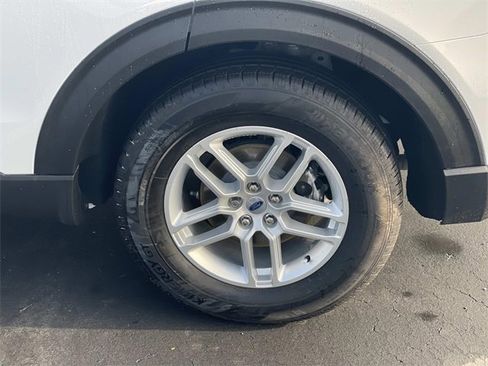 Certified 2025 Ford Explorer Active image 38