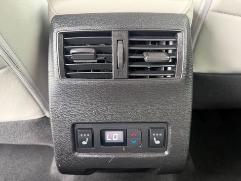 Used 2024 Mitsubishi Outlander SEL AWD/4WD image 25
