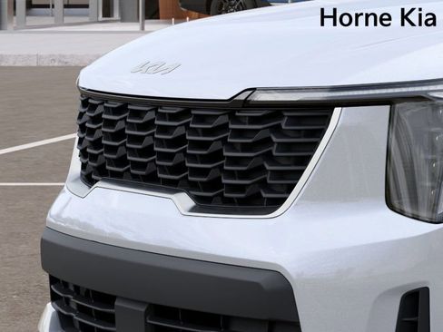 New 2025 Kia Sorento LX image 12
