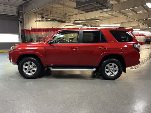 Used 2024 Toyota 4Runner SR5 Premium w/ Moonroof Package image 7