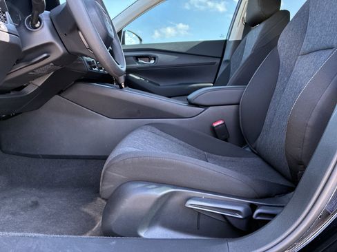 Certified 2025 Honda Accord LX image 18