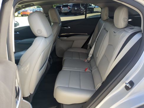 Used 2020 Cadillac XT4 Premium Luxury w/ Cold Weather Package image 16