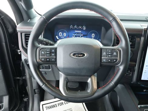 Used 2023 Ford Expedition Limited image 12