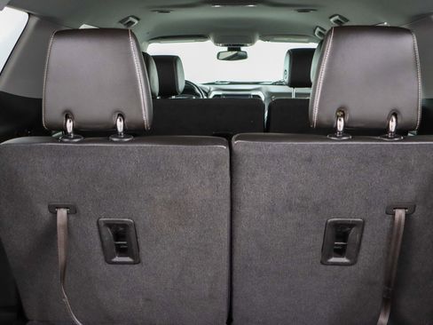 Used 2023 GMC Acadia SLT image 31