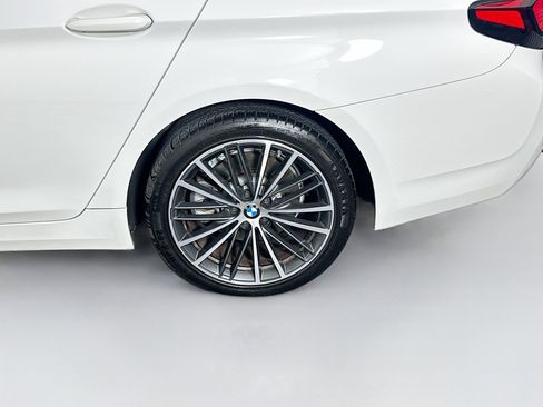 Used 2022 BMW 530i w/ Convenience Package RWD image 11