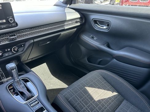 Used 2025 Honda HR-V Sport image 14