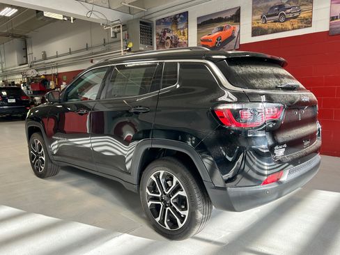 Certified 2022 Jeep Compass Limited AWD/4WD image 5
