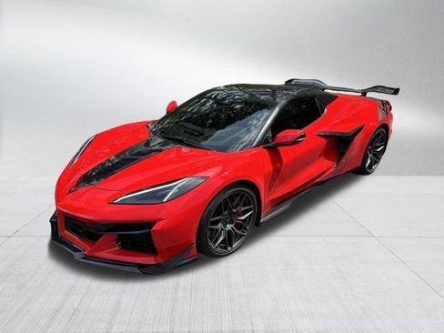 Used 2024 Chevrolet Corvette Z06 w/ Z07 Performance Package RWD image 16