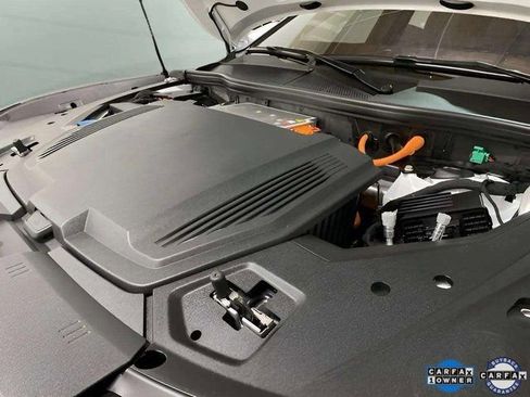 Used 2024 Audi Q8 e-tron Premium image 81