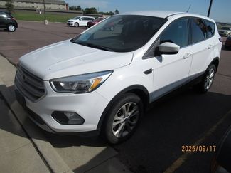 Used 2019 Ford Escape SE image 1