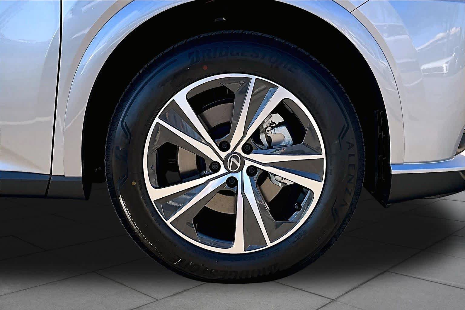New 2026 Lexus RX 350 Premium w/ Accessory Package (Z1) FWD image 9