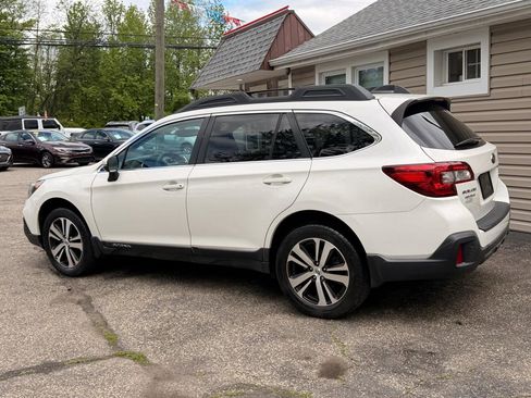 Used 2018 Subaru Outback 2.5i Limited AWD/4WD image 4
