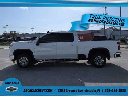 Used 2022 Chevrolet Silverado 2500 LT w/ Convenience Package AWD/4WD image 7