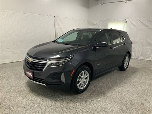 Used 2023 Chevrolet Equinox LT image 2