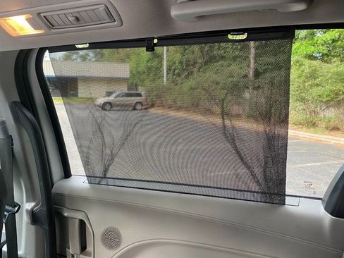 Used 2021 Toyota Sienna XLE image 42