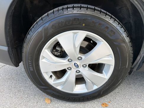 Used 2024 Subaru Ascent 8-Passenger AWD/4WD image 16