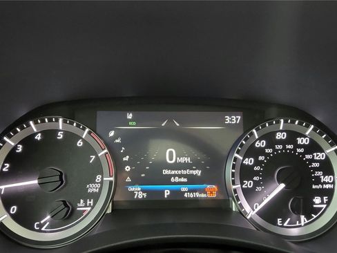 Certified 2024 Toyota Highlander XLE image 40