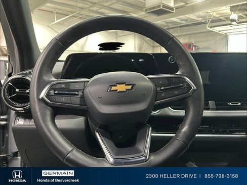 Used 2025 Chevrolet Equinox LT AWD/4WD image 16