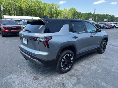 New 2026 Chevrolet Equinox LT w/ Convenience Package II AWD/4WD image 9