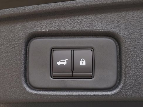 New 2026 Nissan Pathfinder Platinum FWD image 14