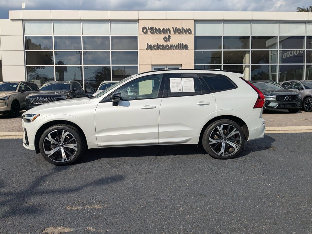Certified 2024 Volvo XC60 B5 Ultimate w/ Protection Package Premier AWD/4WD image 3