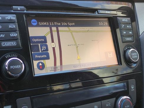 Used 2016 Nissan Rogue SV w/ SV Premium Package image 20