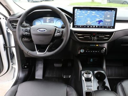 Used 2023 Ford Escape Platinum AWD/4WD image 16