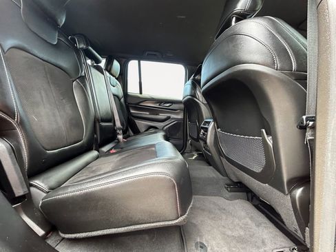 Used 2024 Jeep Grand Cherokee Altitude image 11