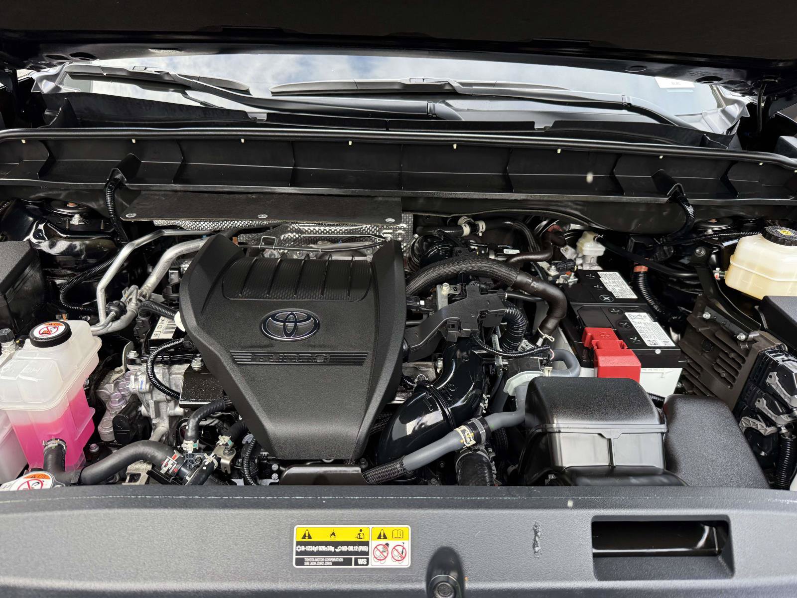 Used 2026 Toyota Highlander Limited AWD/4WD image 29